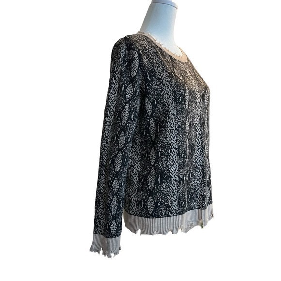 Fate Anthropologie Distressed Animal Print Tan Brown Pullover Sweater Size M - Picture 5 of 9